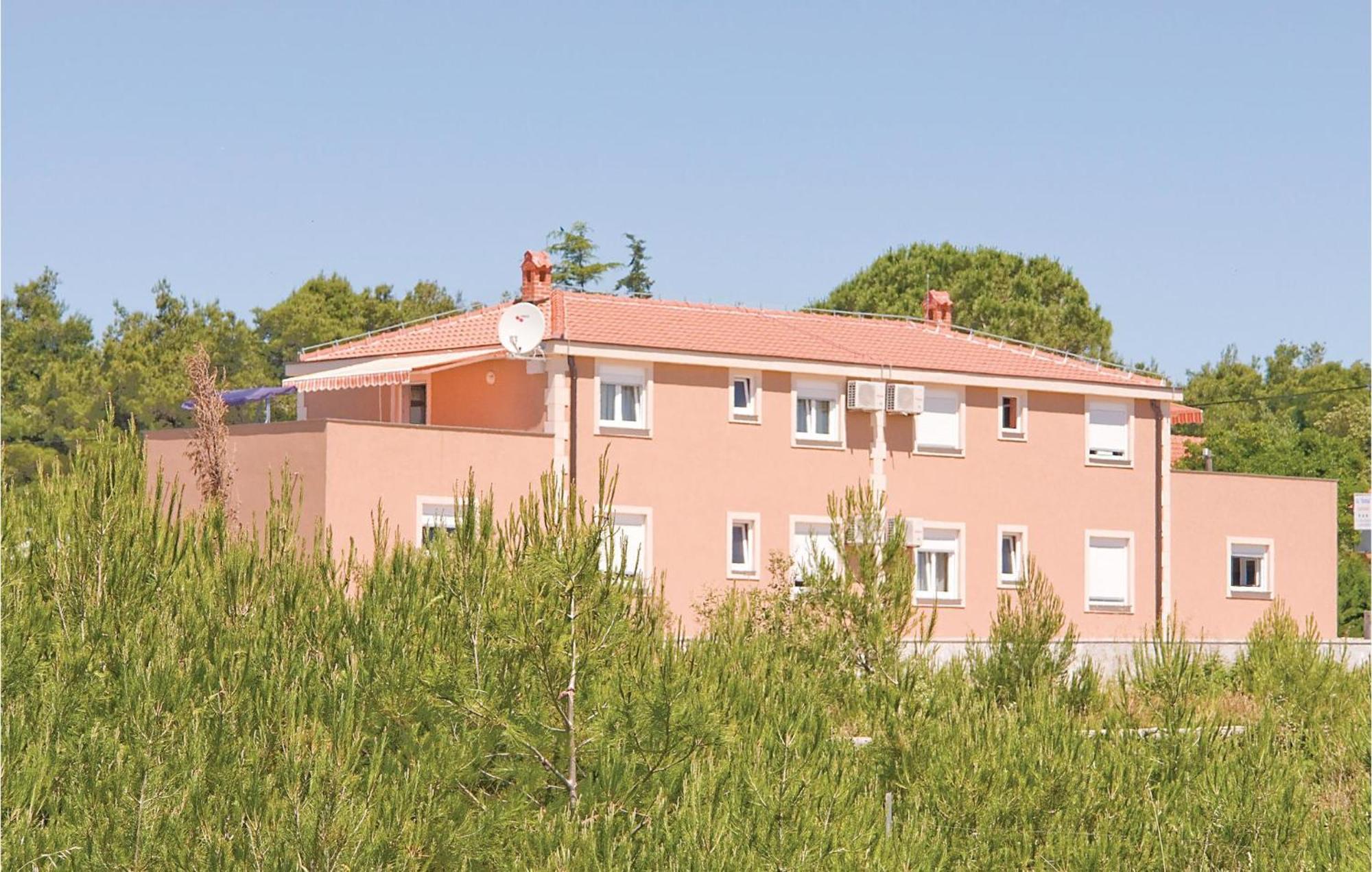 2 Bedroom Nice Apartment In Vir Dış mekan fotoğraf